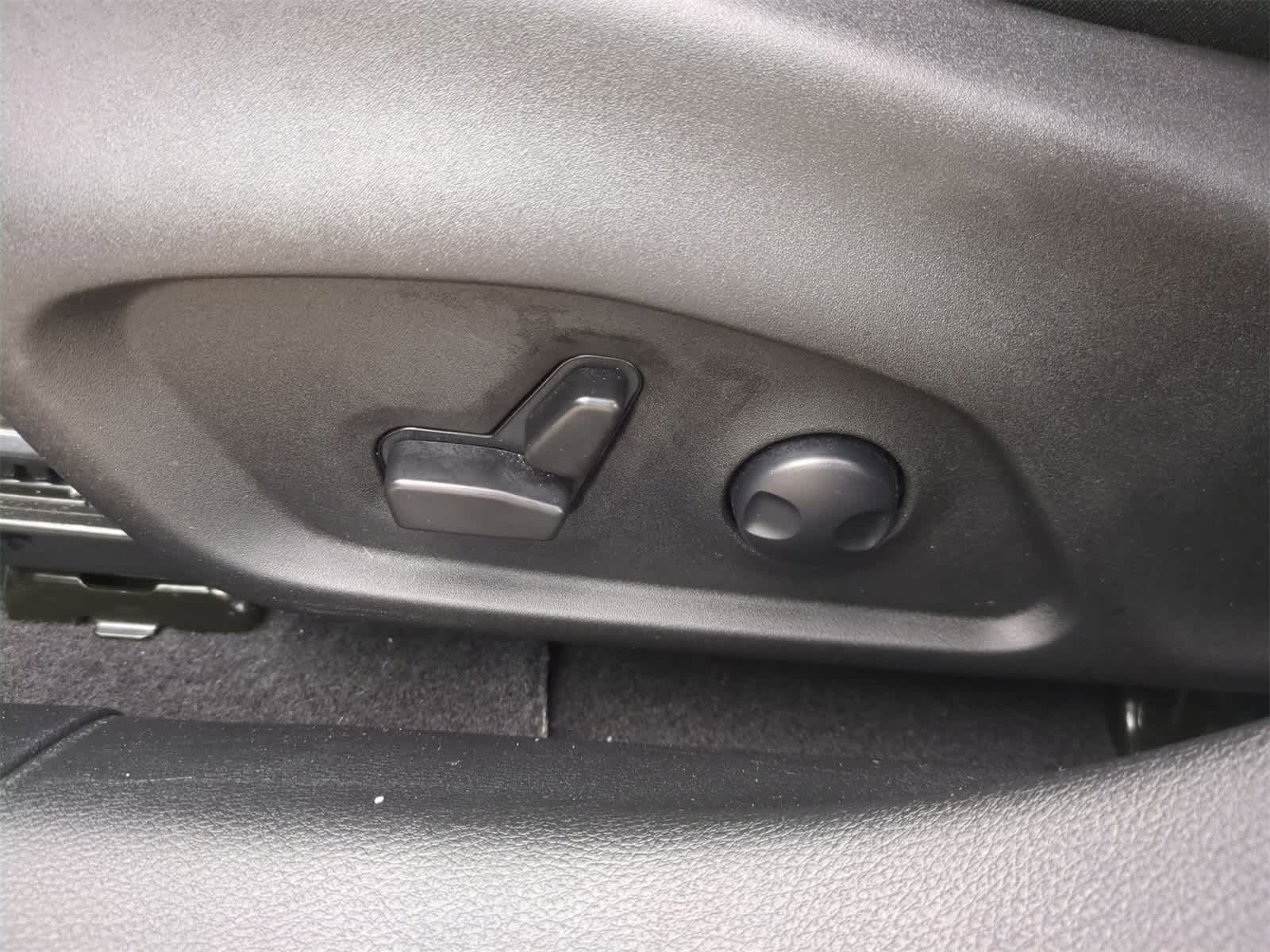 Thumbnail: 2023 Jeep Compass - 17