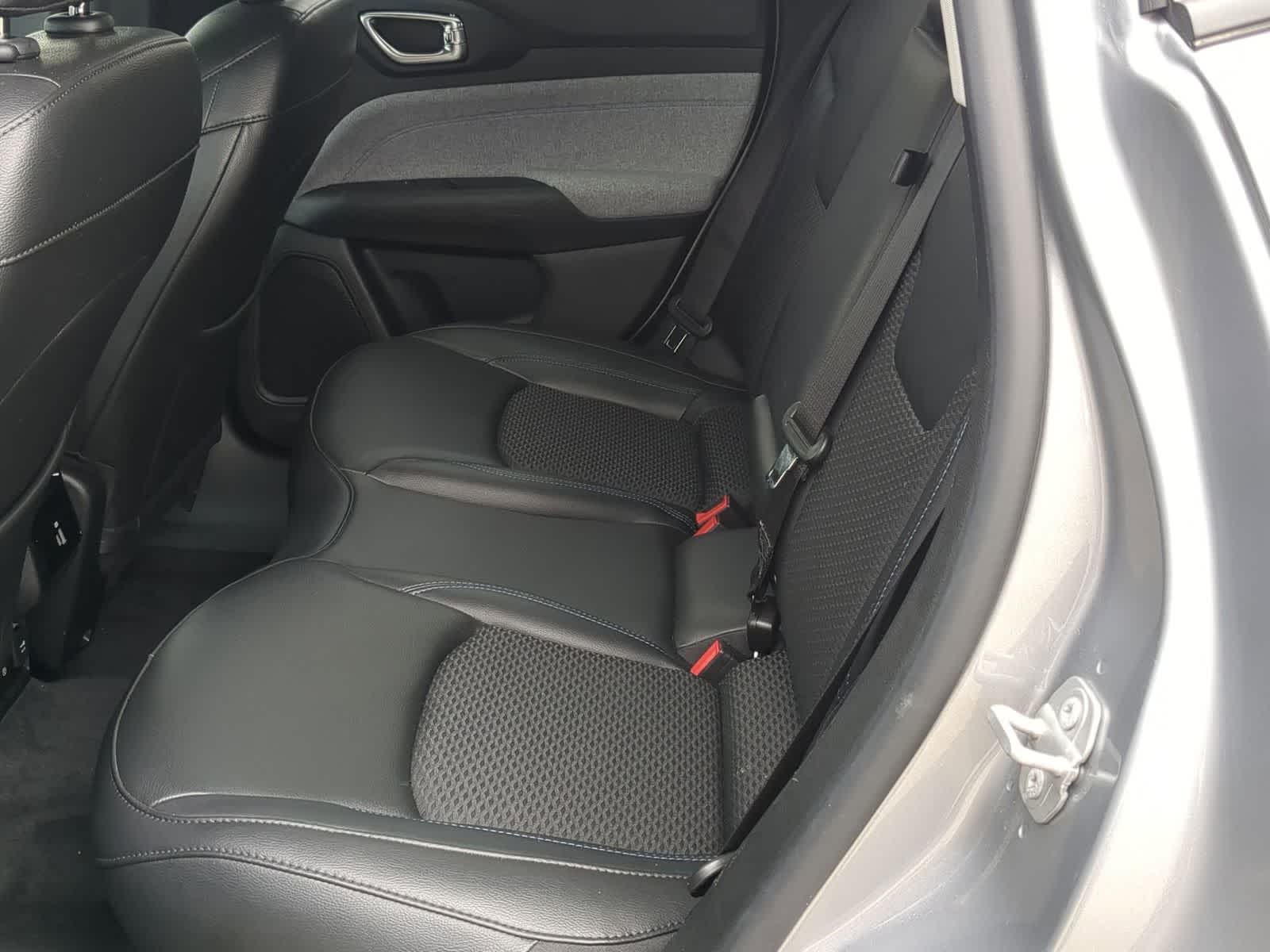 Thumbnail: 2022 Jeep Compass - 18