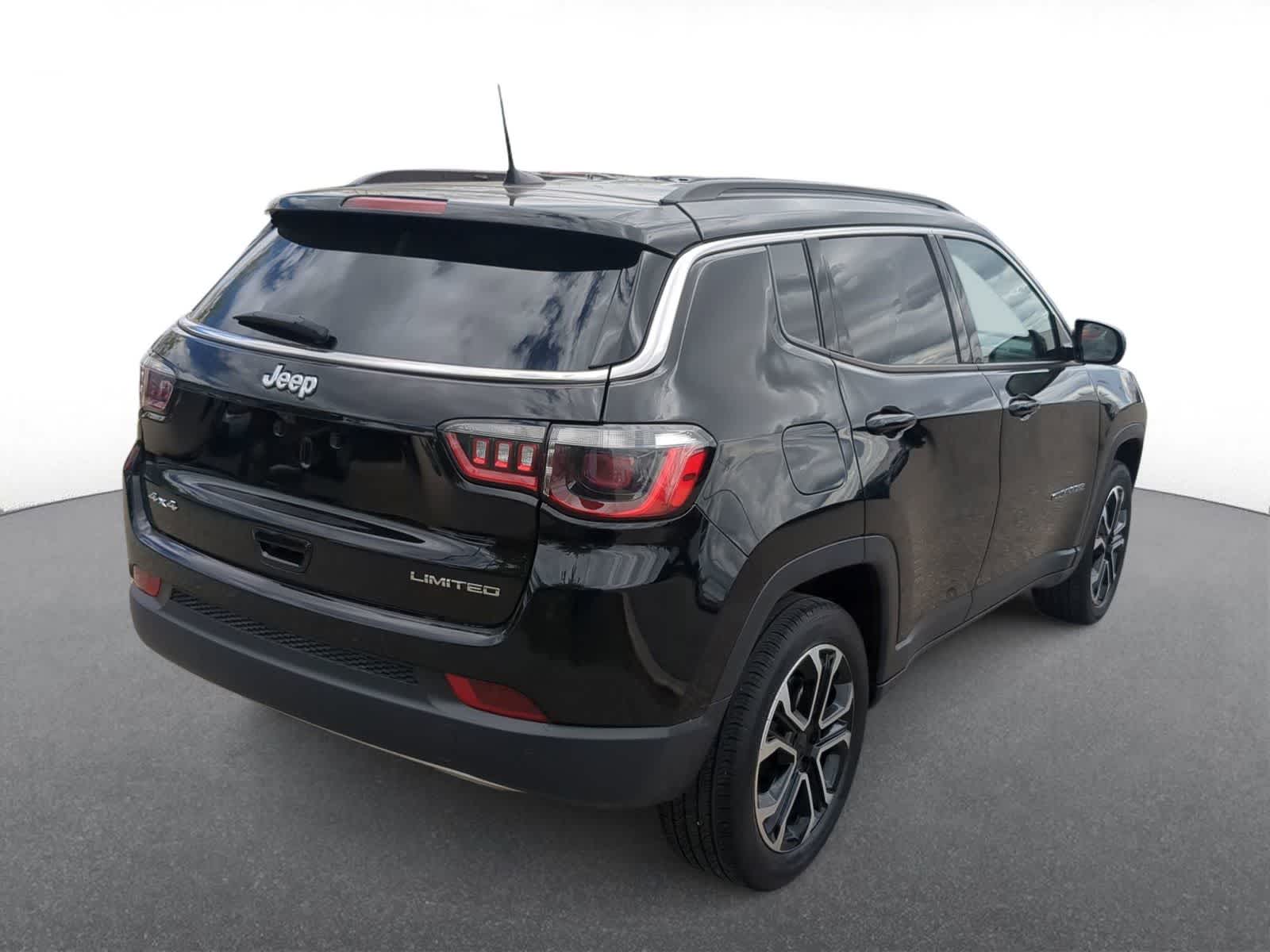 Thumbnail: 2023 Jeep Compass - 8