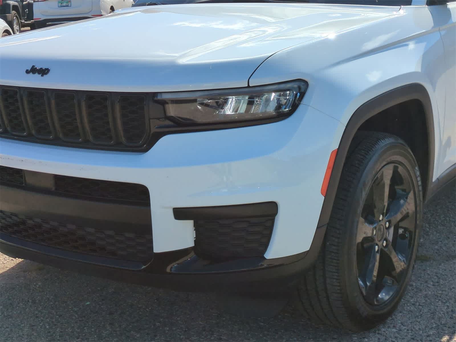 Thumbnail: 2023 Jeep Grand Cherokee L - 11