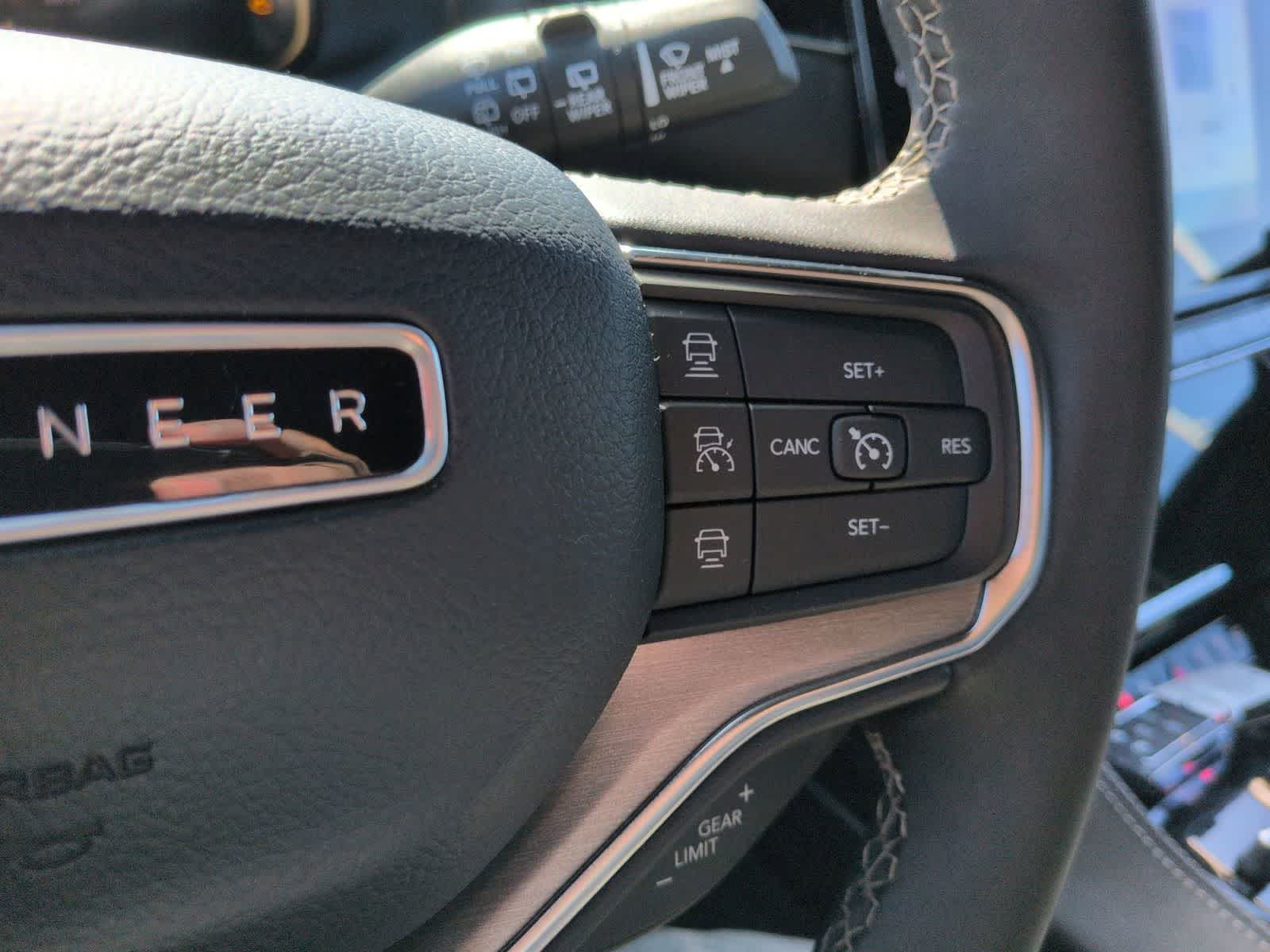 Thumbnail: 2024 Jeep Wagoneer - 26