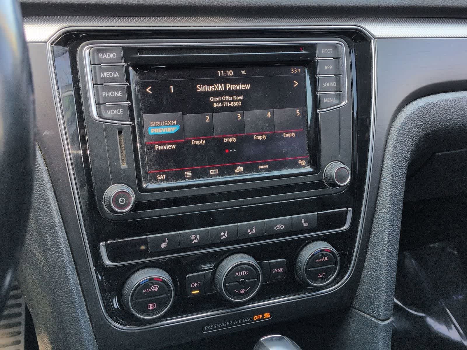 Thumbnail: 2018 Volkswagen Passat - 28