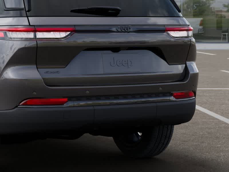 Thumbnail: 2025 Jeep Grand Cherokee - 13