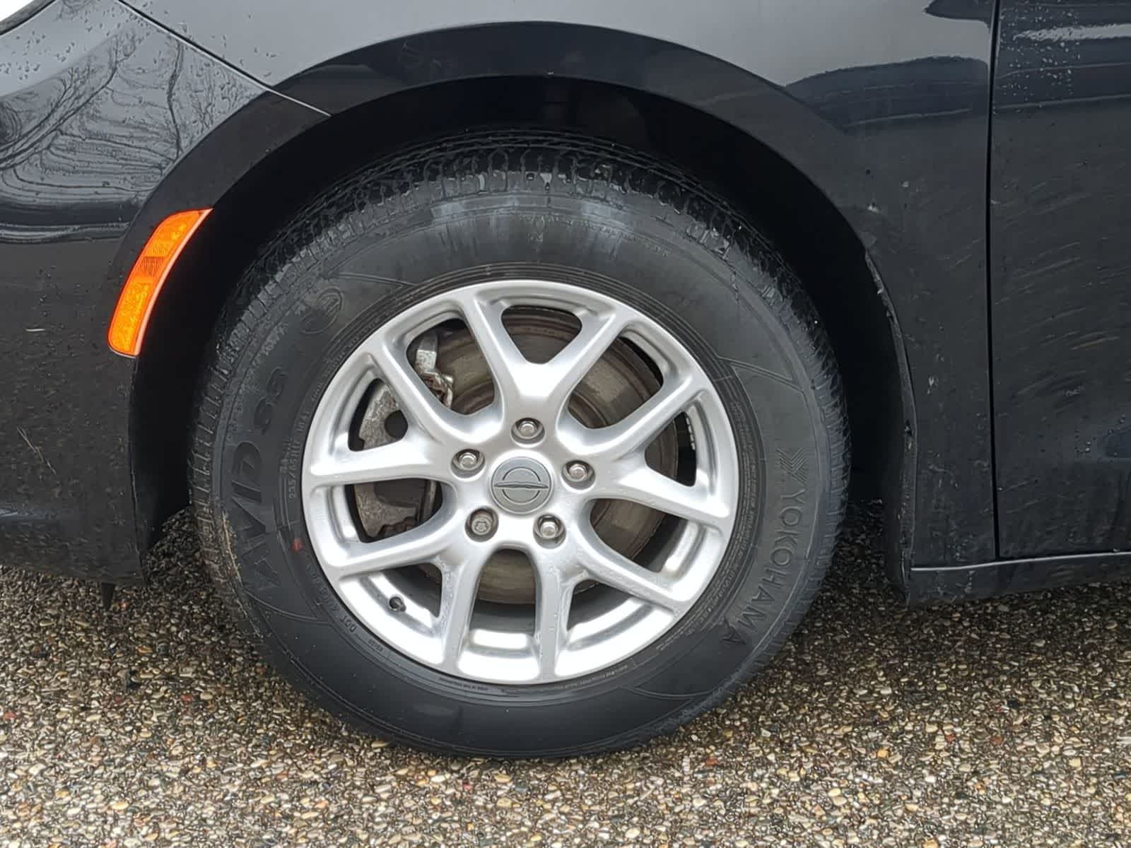 Thumbnail: 2023 Chrysler Pacifica - 14