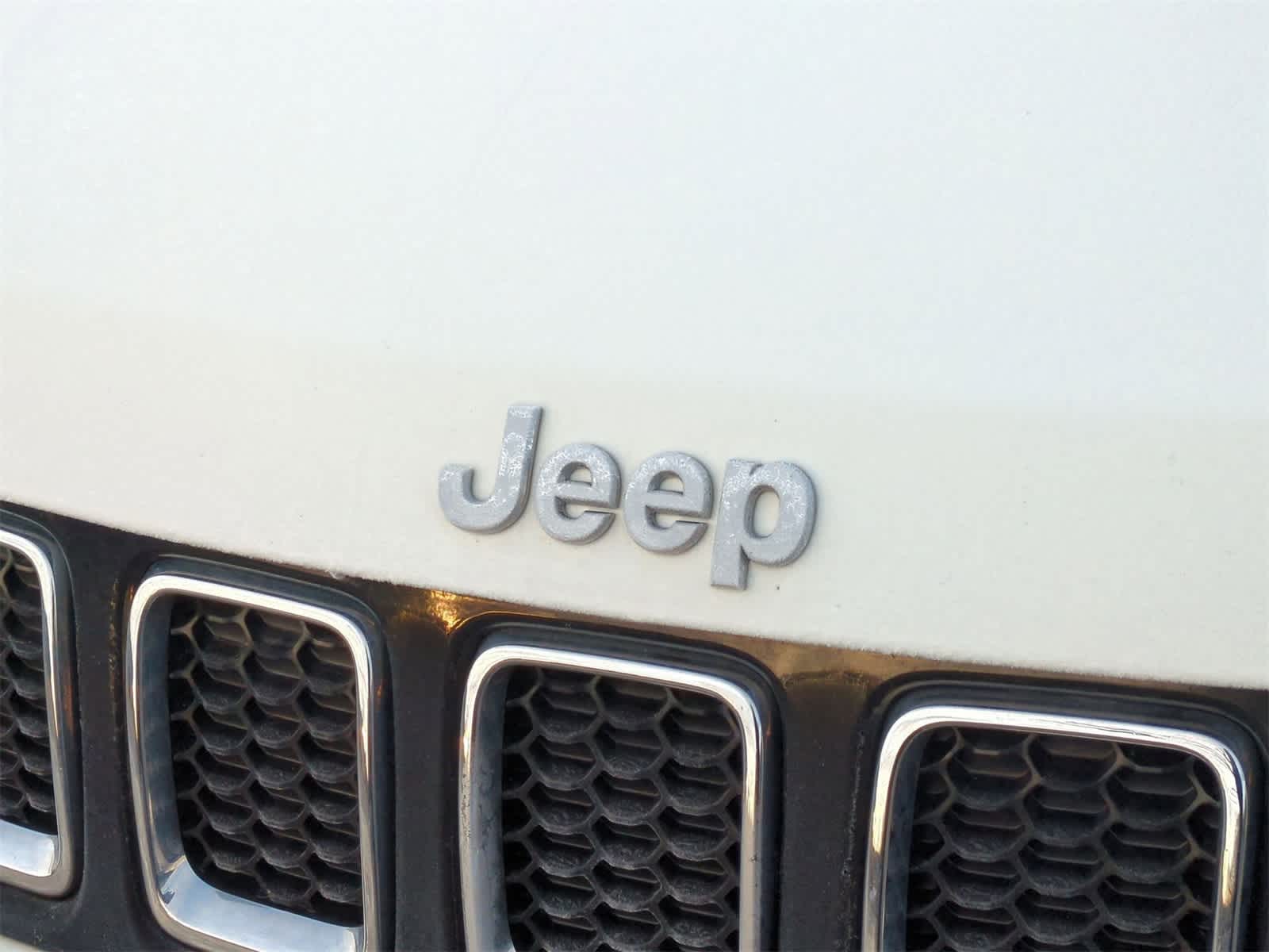 Thumbnail: 2018 Jeep Compass - 12