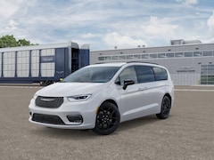 2026 Chrysler Pacifica Limited Passenger Van