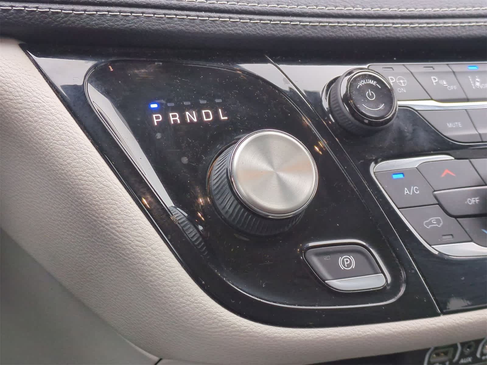 Thumbnail: 2022 Chrysler Pacifica - 32