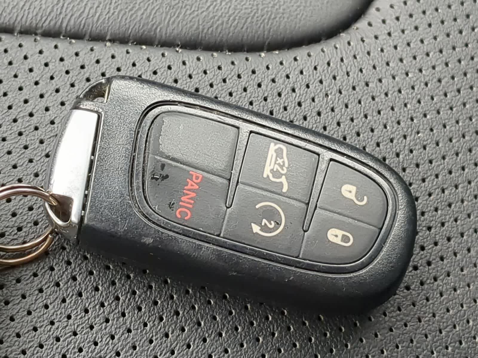 Thumbnail: 2019 Jeep Cherokee - 33