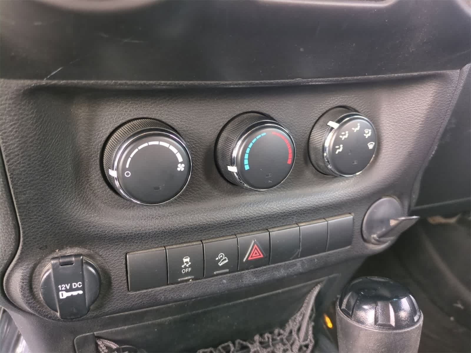 Thumbnail: 2013 Jeep Wrangler - 27