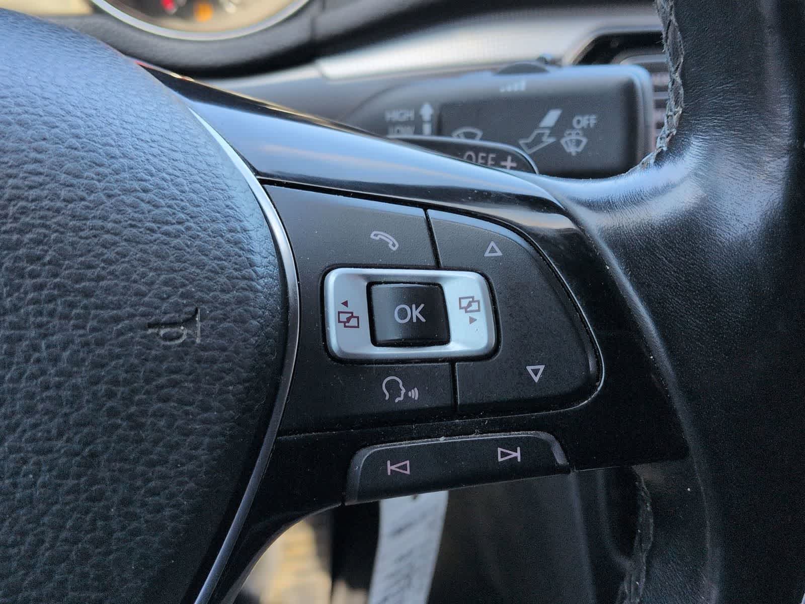 Thumbnail: 2018 Volkswagen Passat - 25