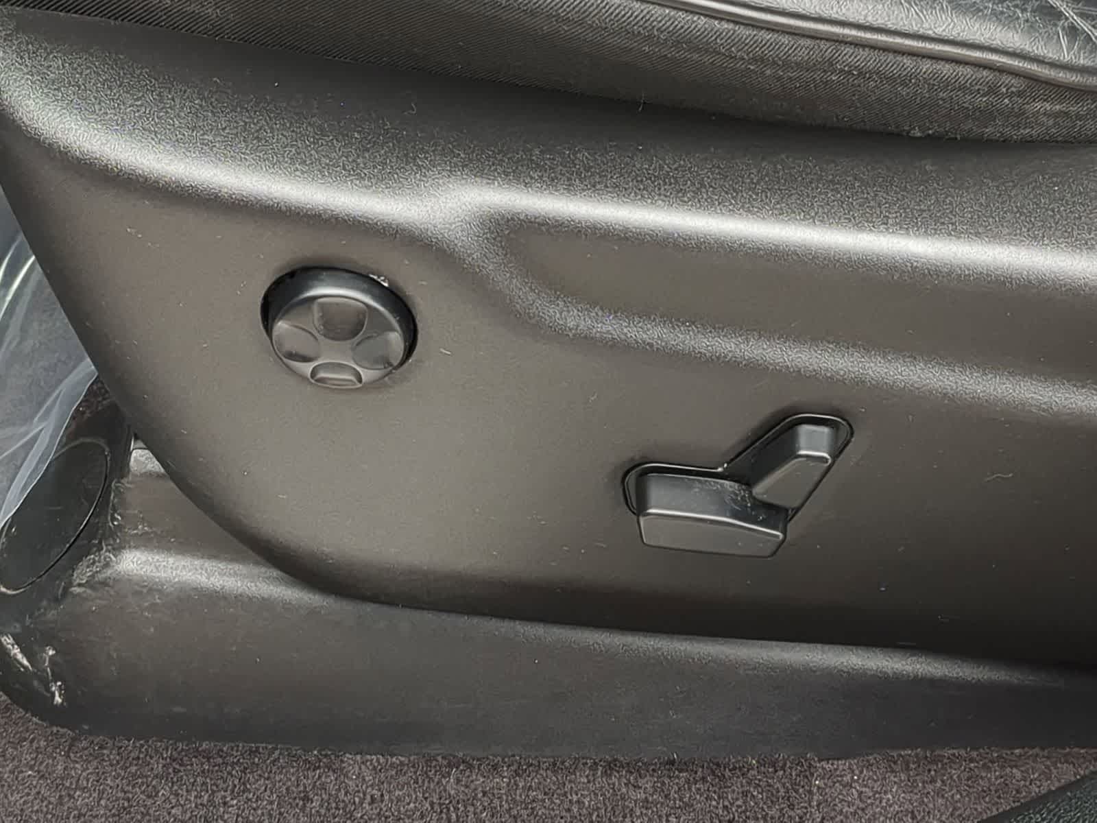 Thumbnail: 2018 Jeep Grand Cherokee - 17