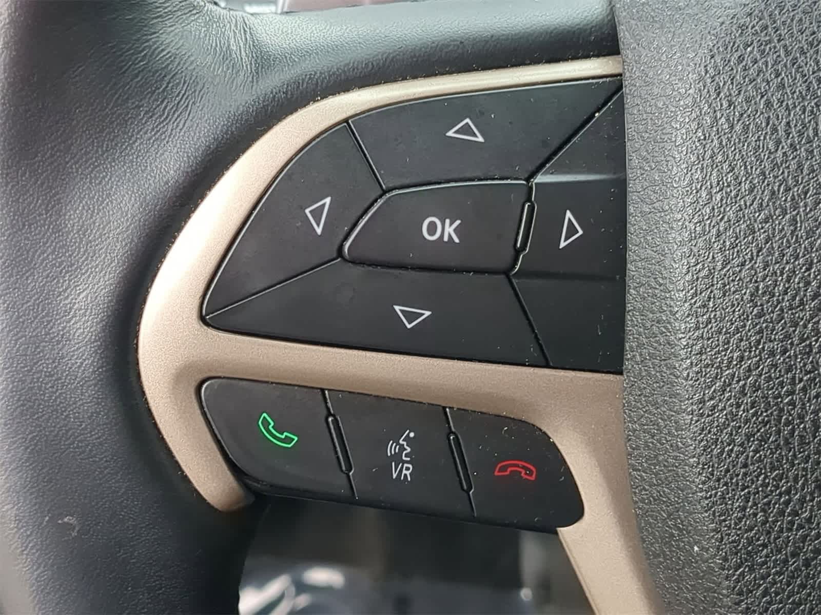 Thumbnail: 2015 Jeep Grand Cherokee - 31