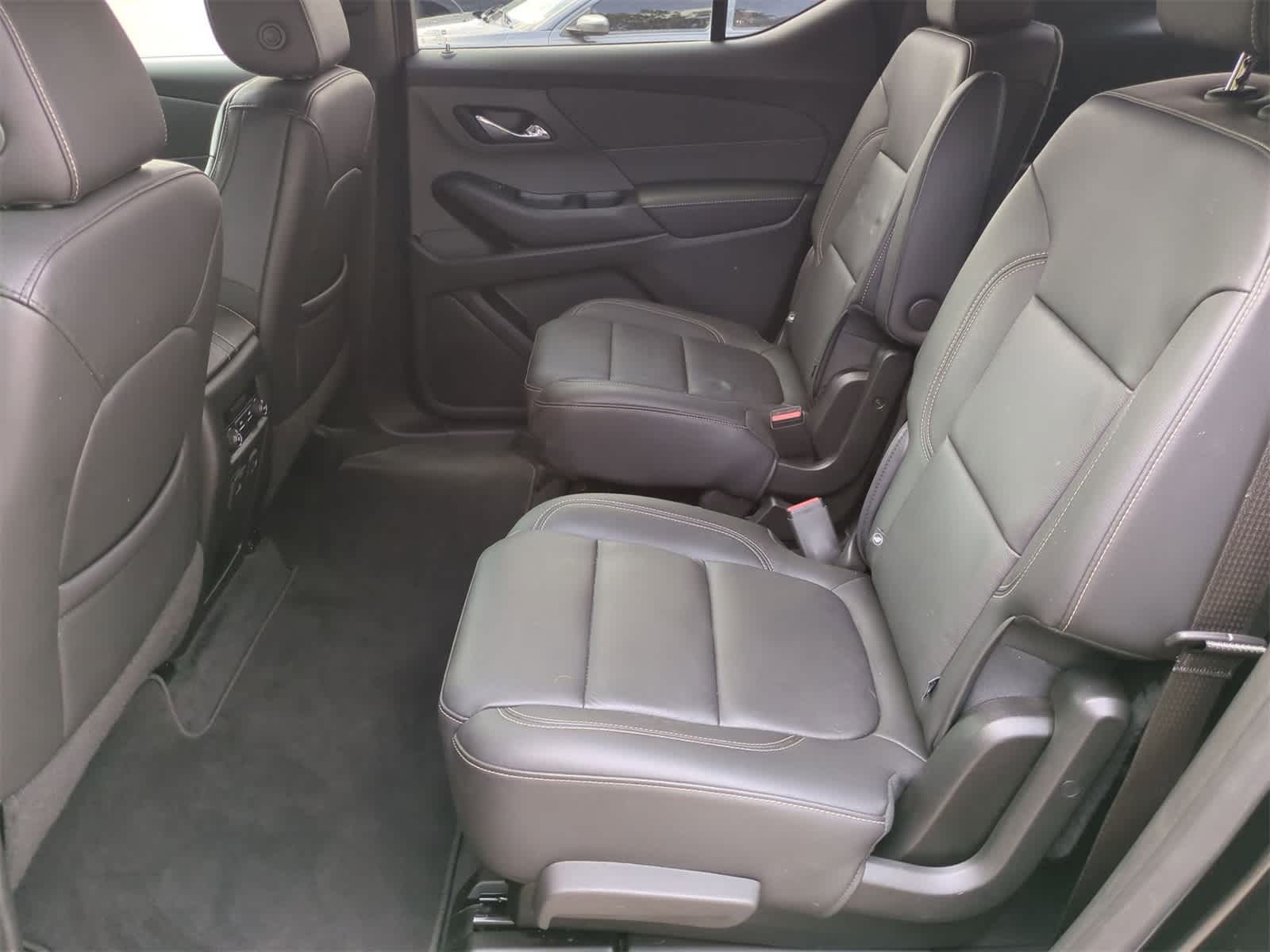 2022 Chevrolet Traverse LT 17