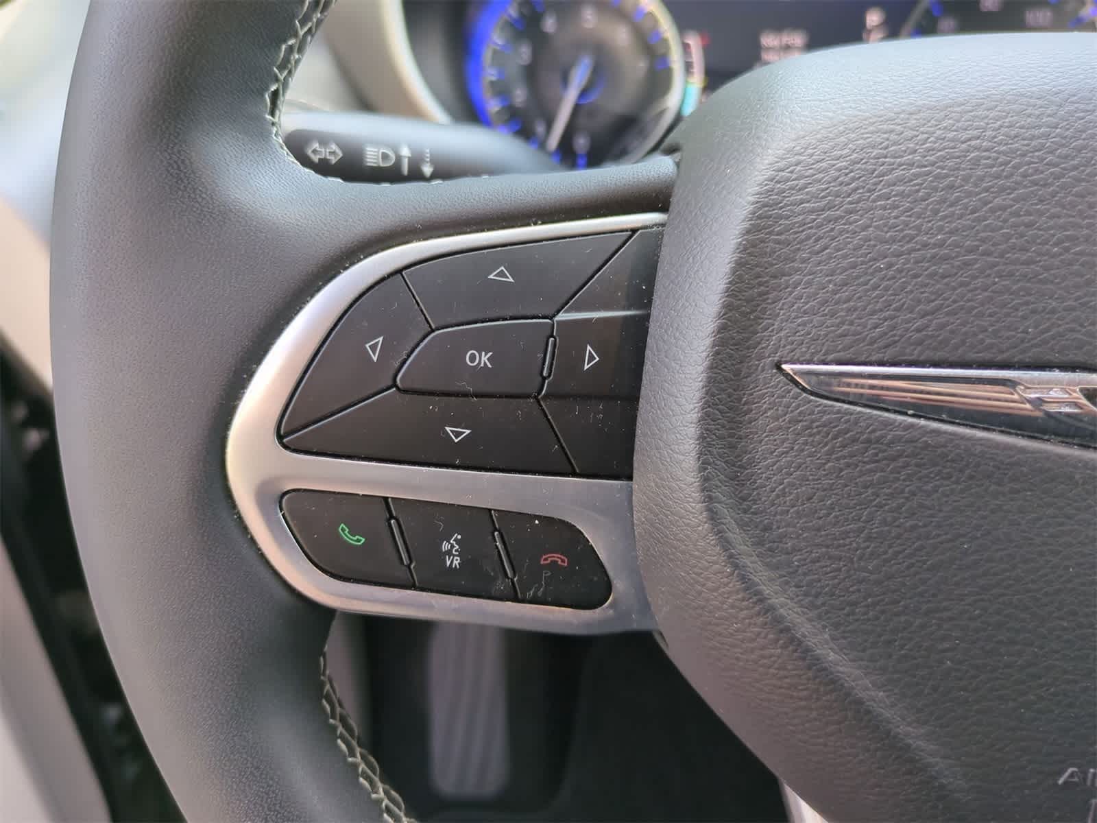 2022 Chrysler Pacifica Touring L 21