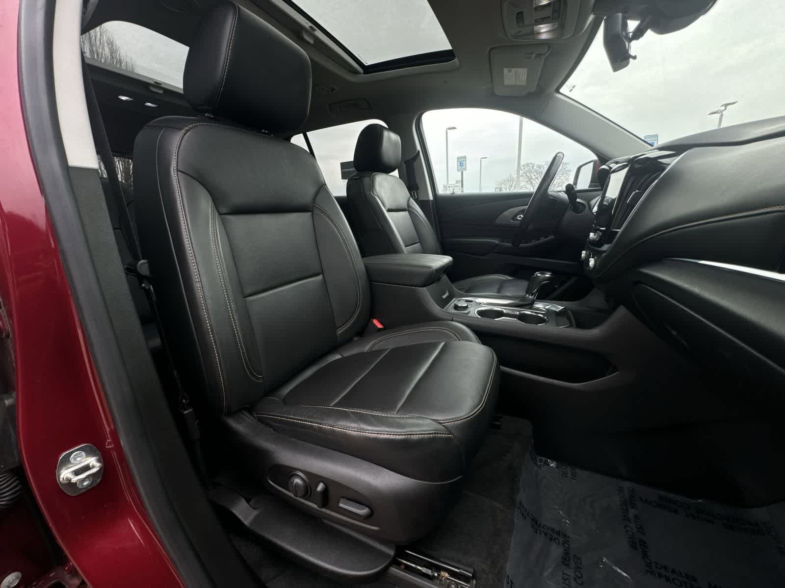 Thumbnail: 2019 Chevrolet Traverse - 23