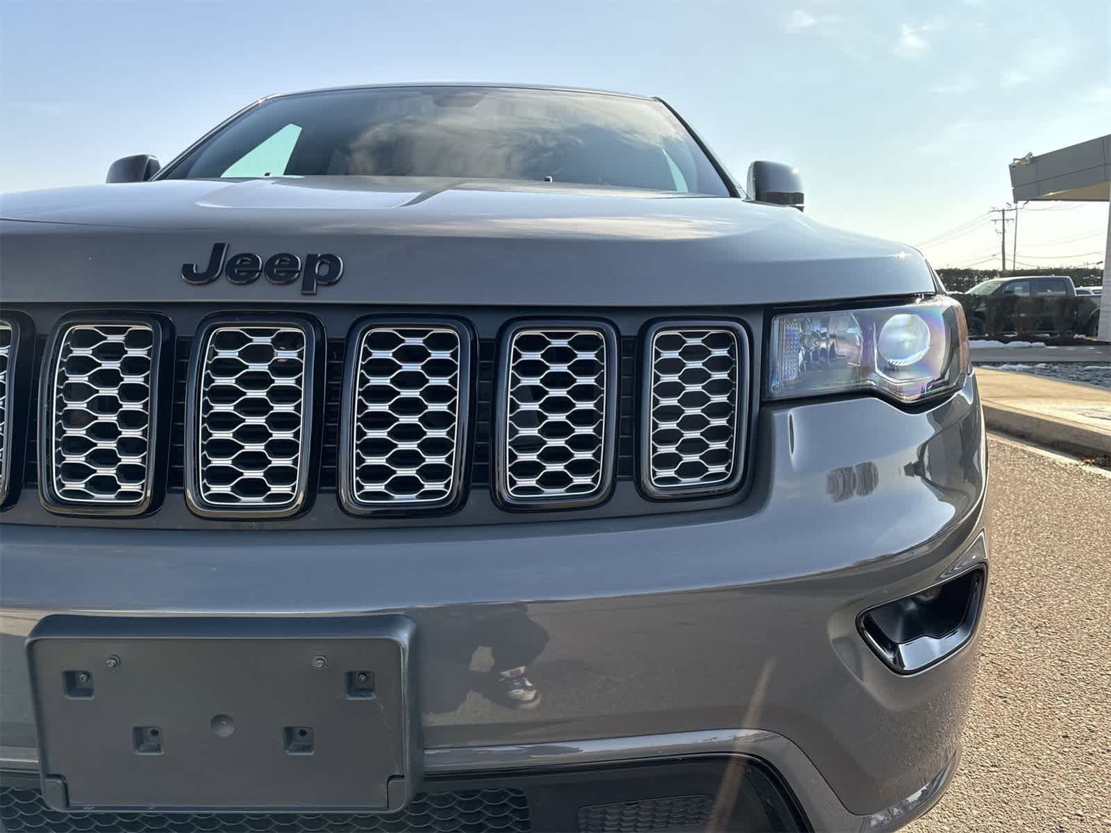 Thumbnail: 2022 Jeep Grand Cherokee - 11