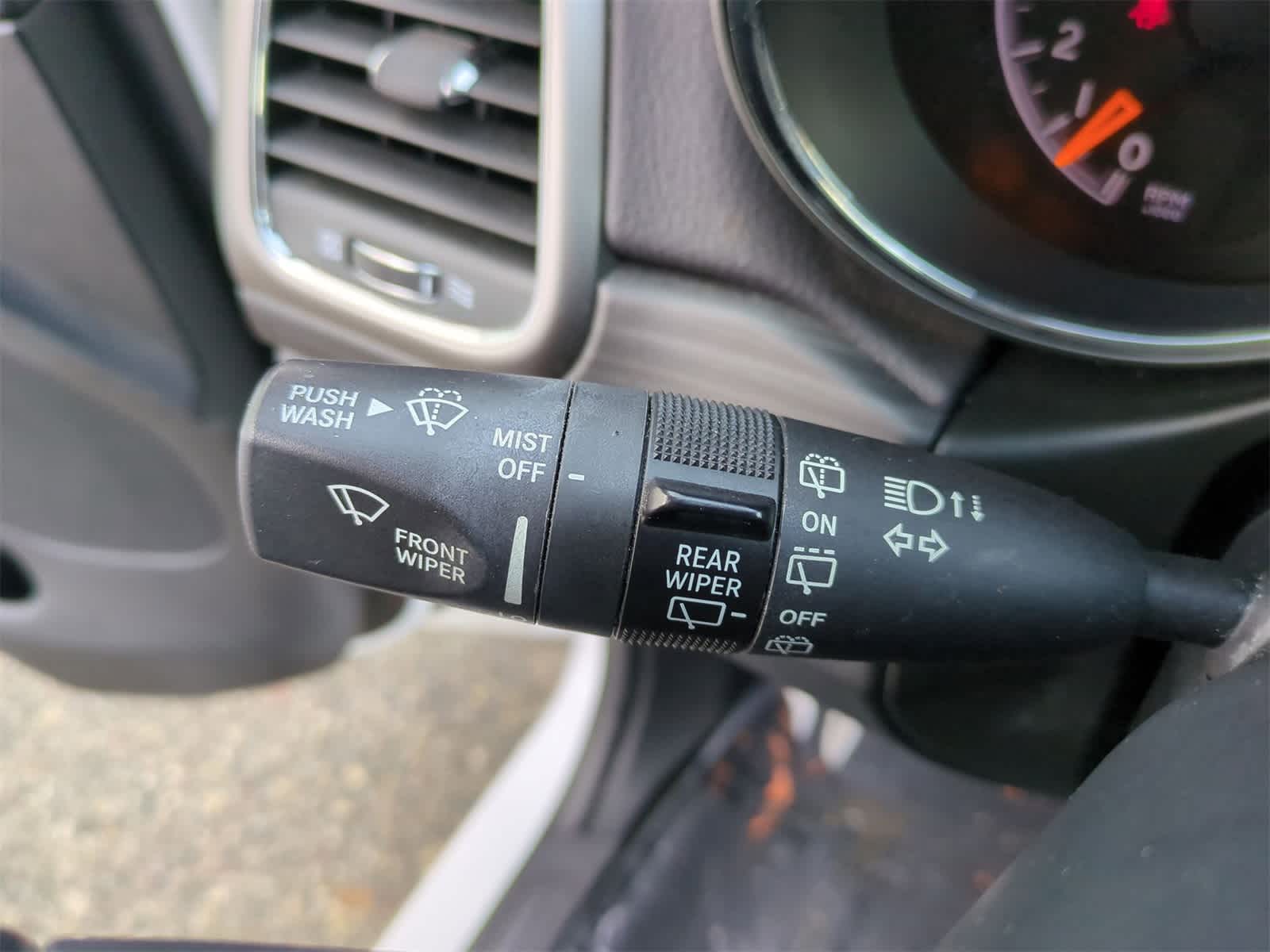 Thumbnail: 2020 Jeep Grand Cherokee - 25