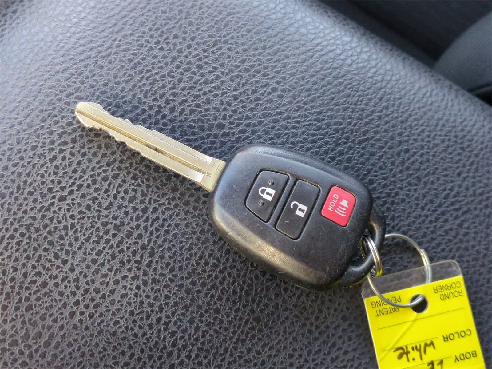 Thumbnail: 2015 Toyota RAV4 - 33