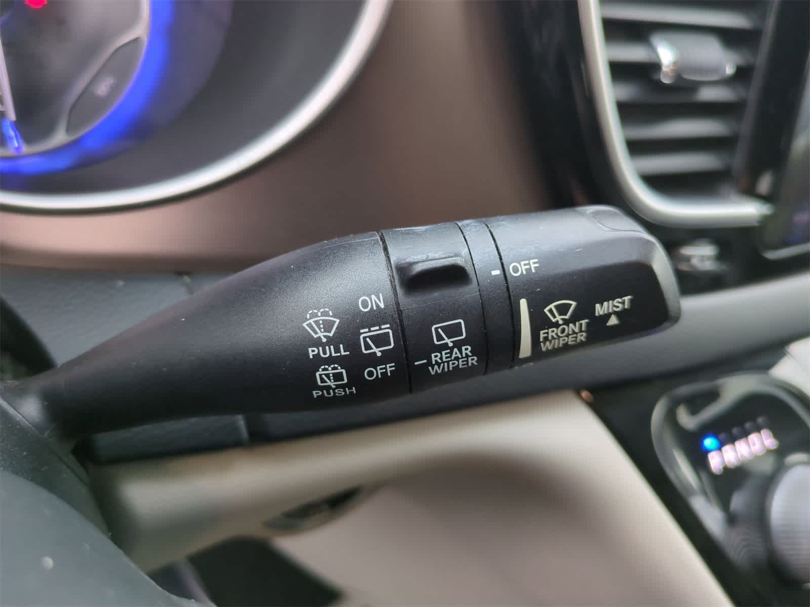 Thumbnail: 2018 Chrysler Pacifica - 23