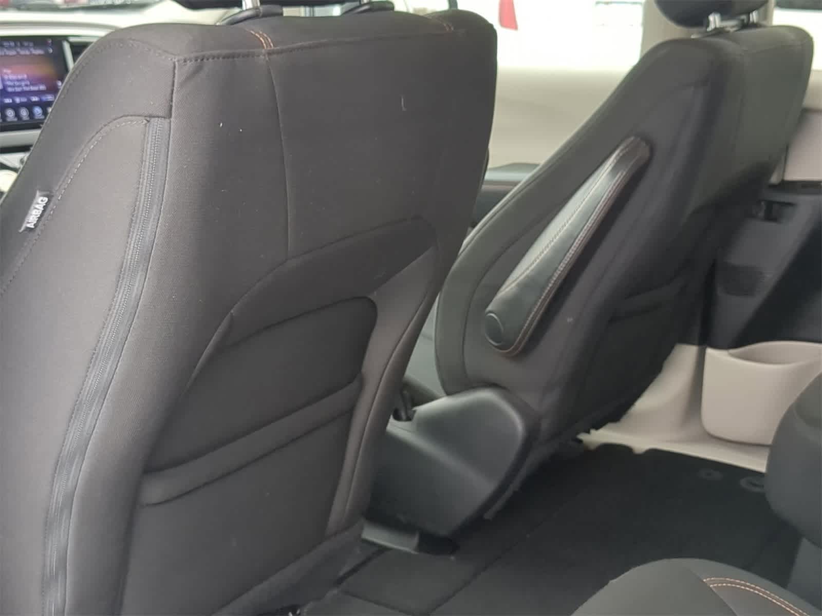 Thumbnail: 2017 Chrysler Pacifica - 25