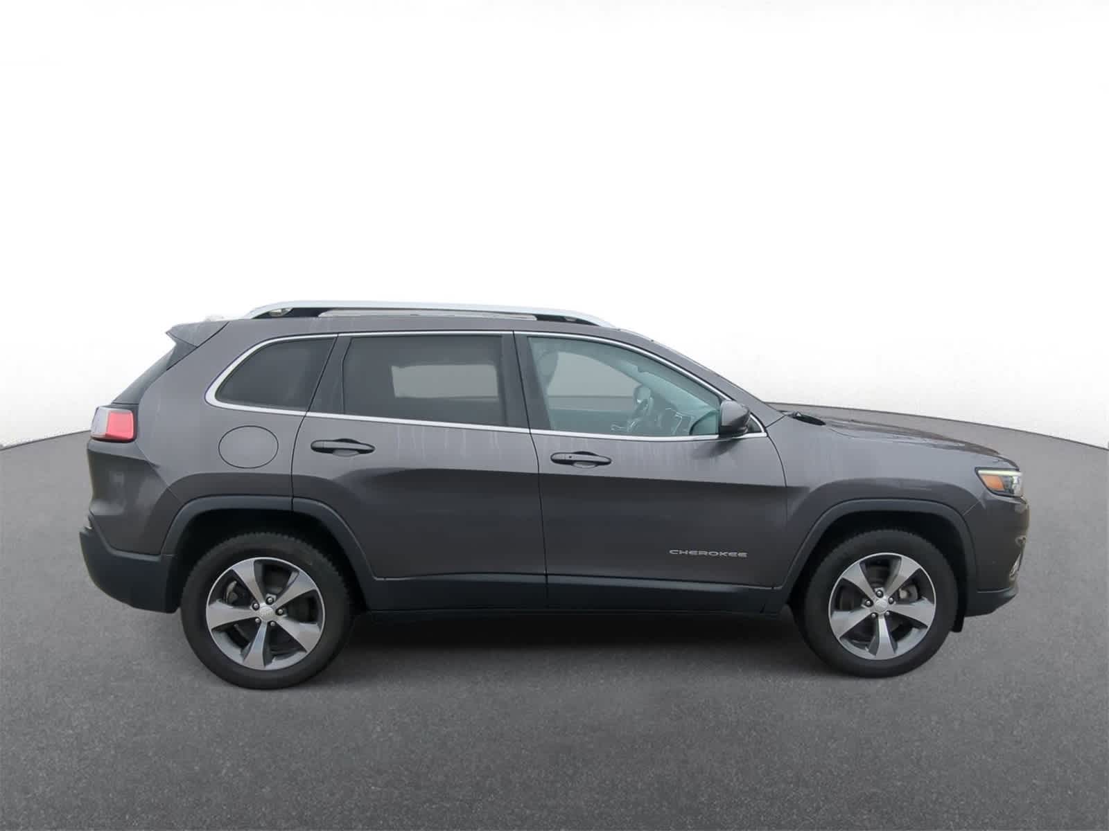 Thumbnail: 2019 Jeep Cherokee - 9
