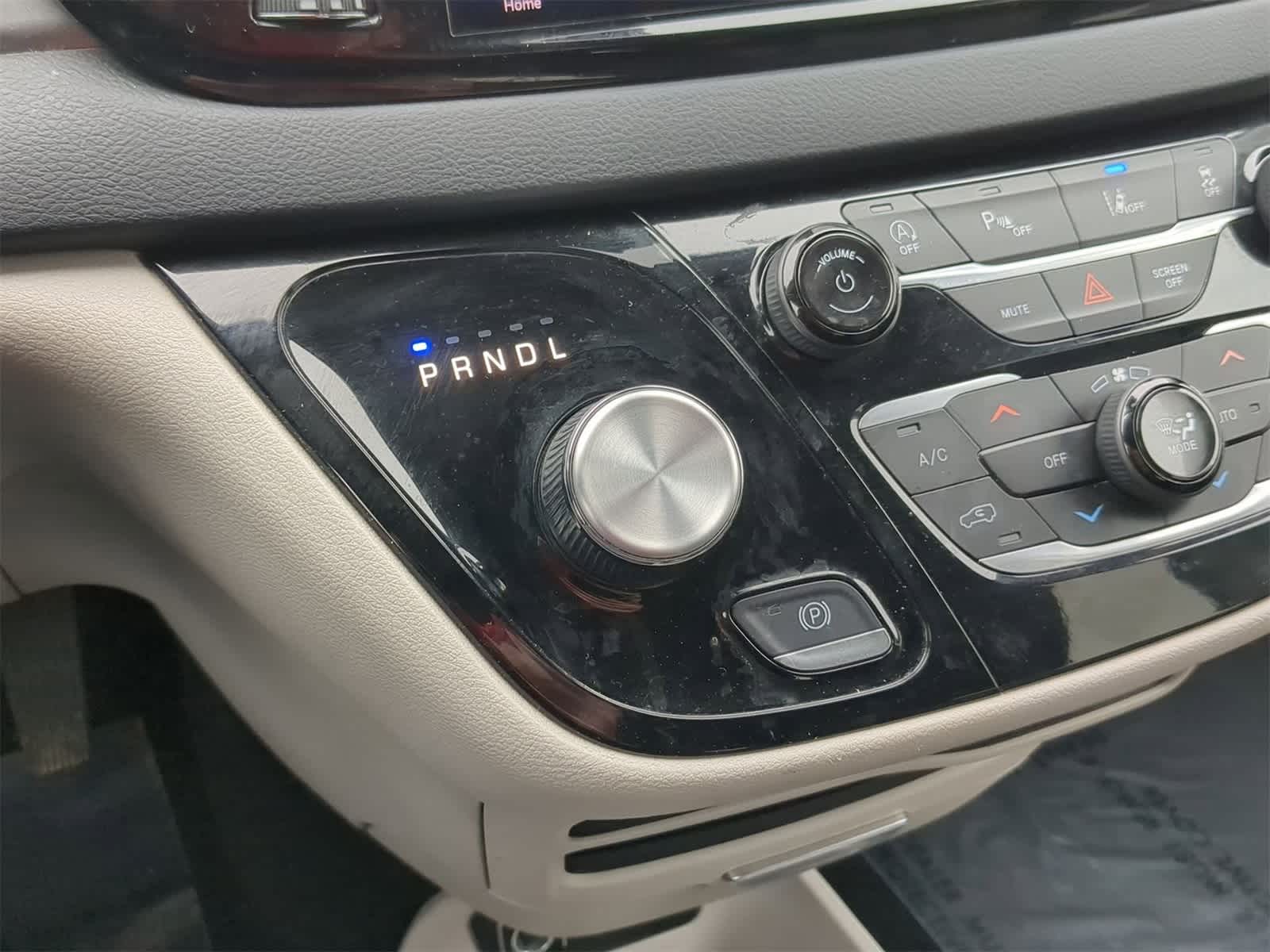 Thumbnail: 2023 Chrysler Pacifica - 30