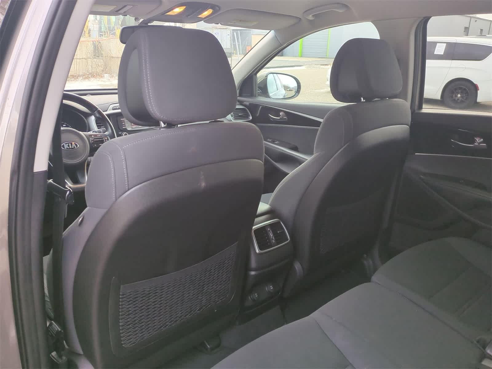 Thumbnail: 2016 Kia Sorento - 18