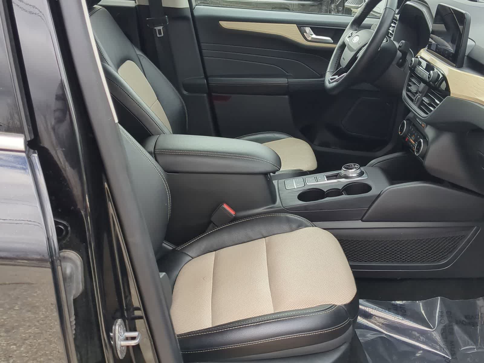 Thumbnail: 2022 Ford Escape - 21