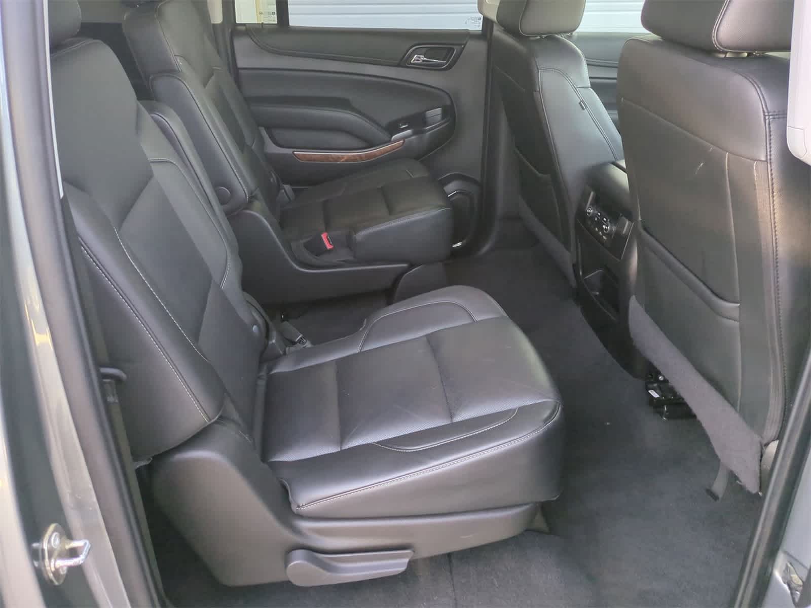 Thumbnail: 2020 Chevrolet Suburban - 21