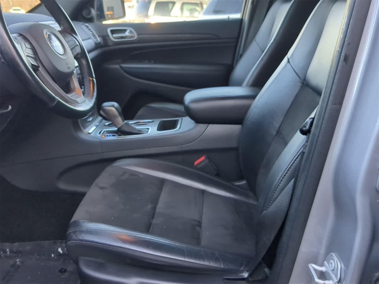 Thumbnail: 2020 Jeep Grand Cherokee - 16