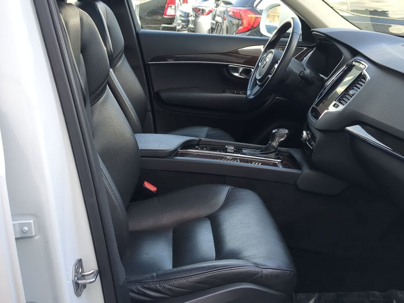 Thumbnail: 2018 Volvo XC90 - 21