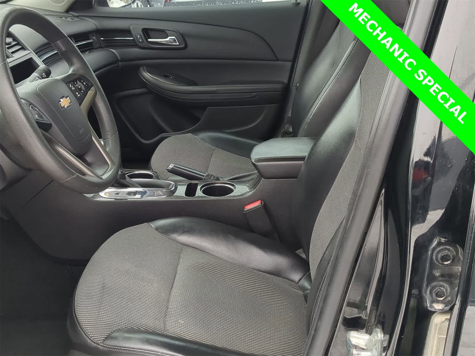 Thumbnail: 2016 Chevrolet Malibu - 23