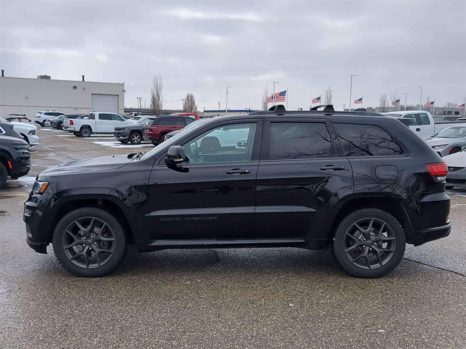 Thumbnail: 2020 Jeep Grand Cherokee - 11