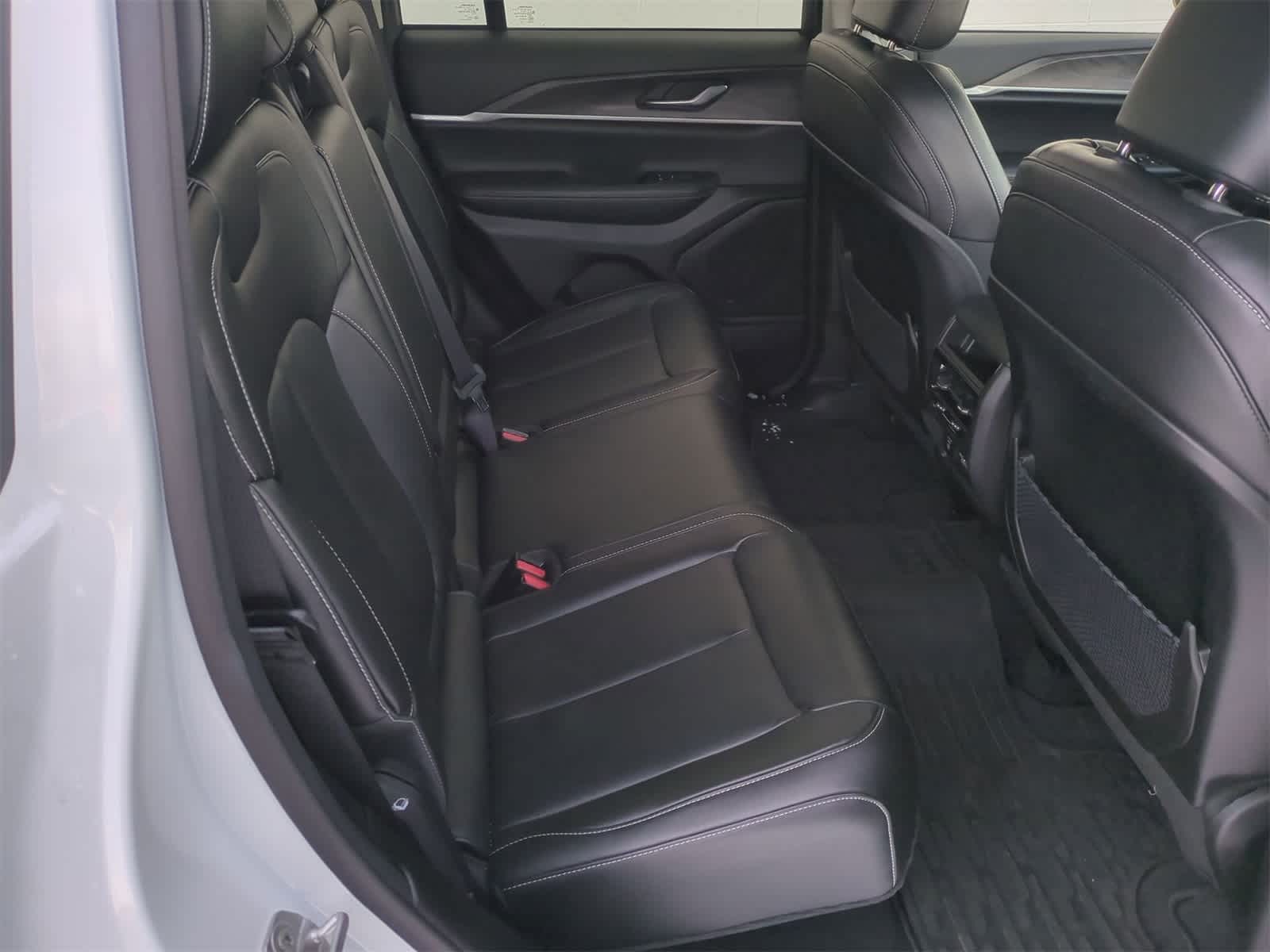 Thumbnail: 2023 Jeep Grand Cherokee - 20