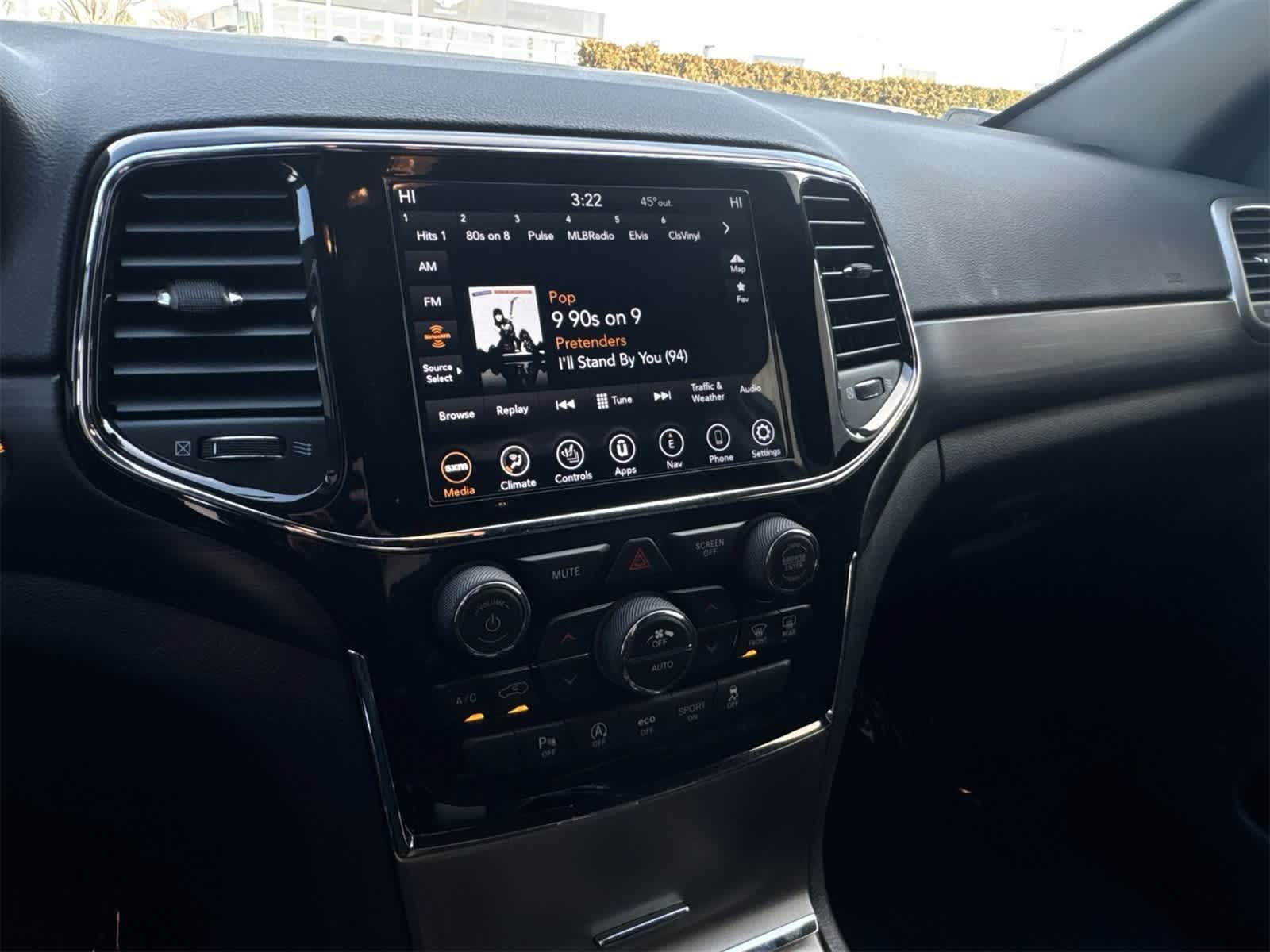 Thumbnail: 2022 Jeep Grand Cherokee - 28