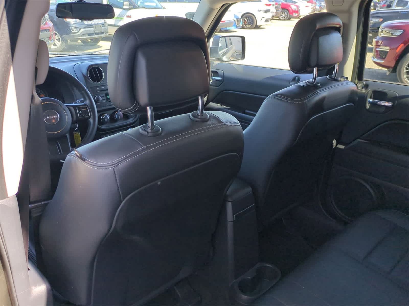 Thumbnail: 2015 Jeep Patriot - 16