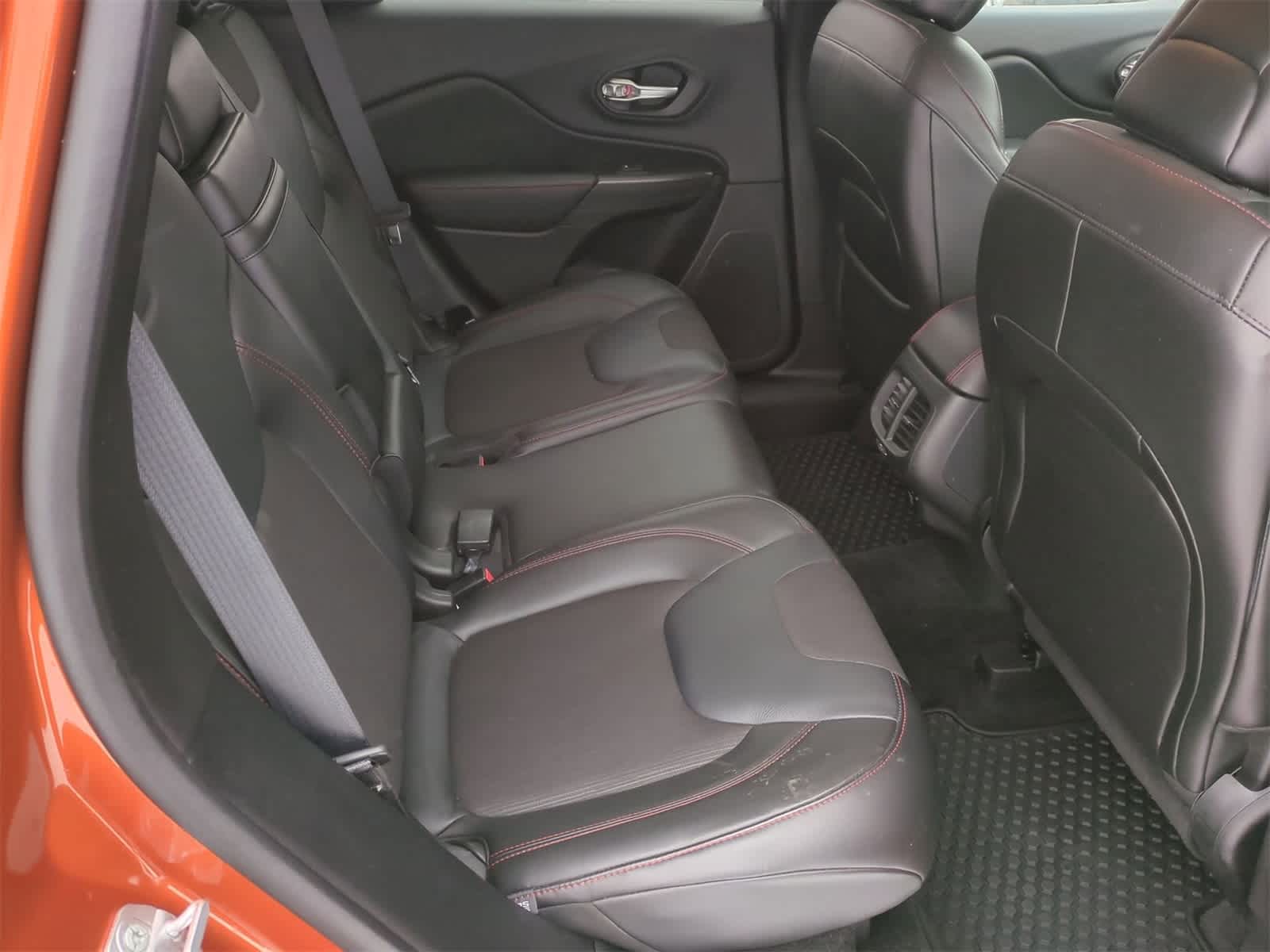 Thumbnail: 2015 Jeep Cherokee - 20