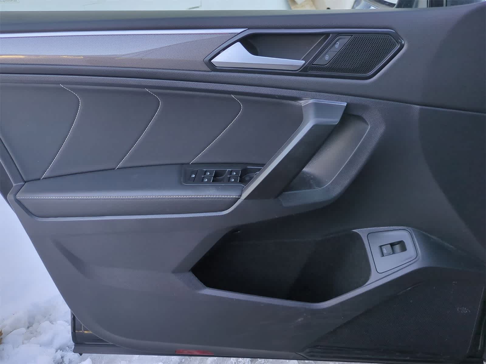 Thumbnail: 2022 Volkswagen Tiguan - 30