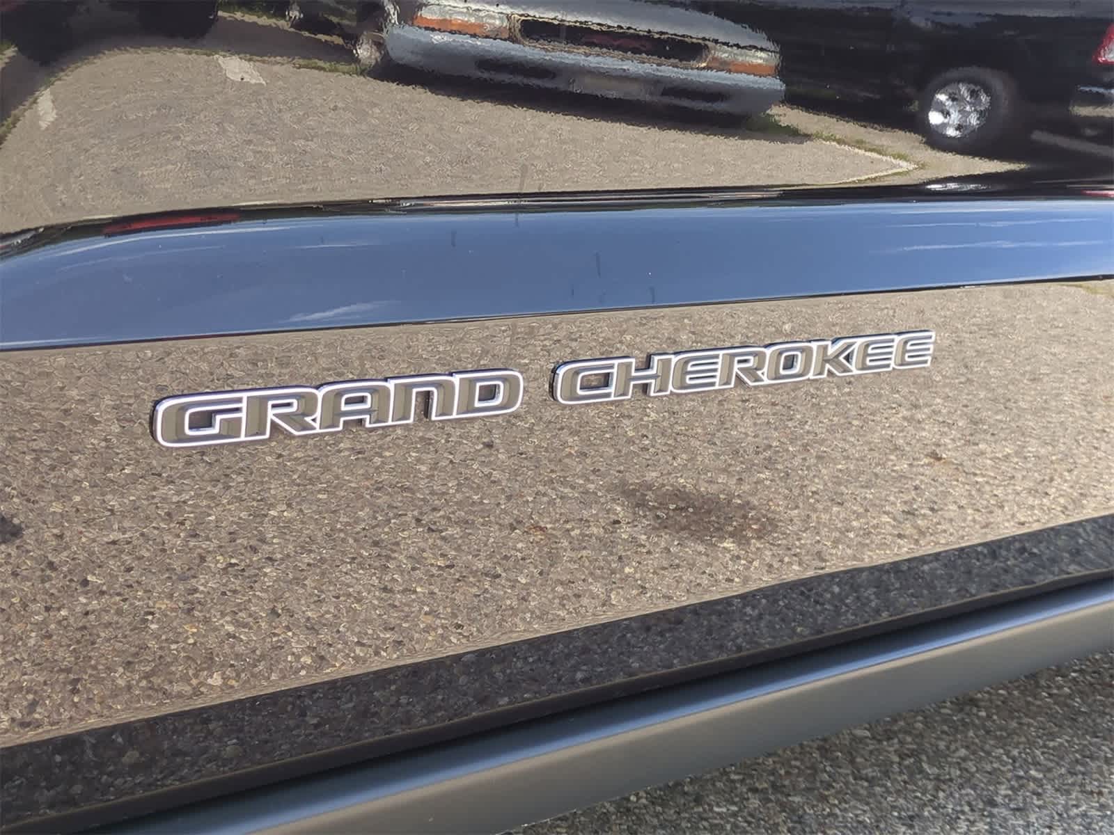 Thumbnail: 2021 Jeep Grand Cherokee - 12