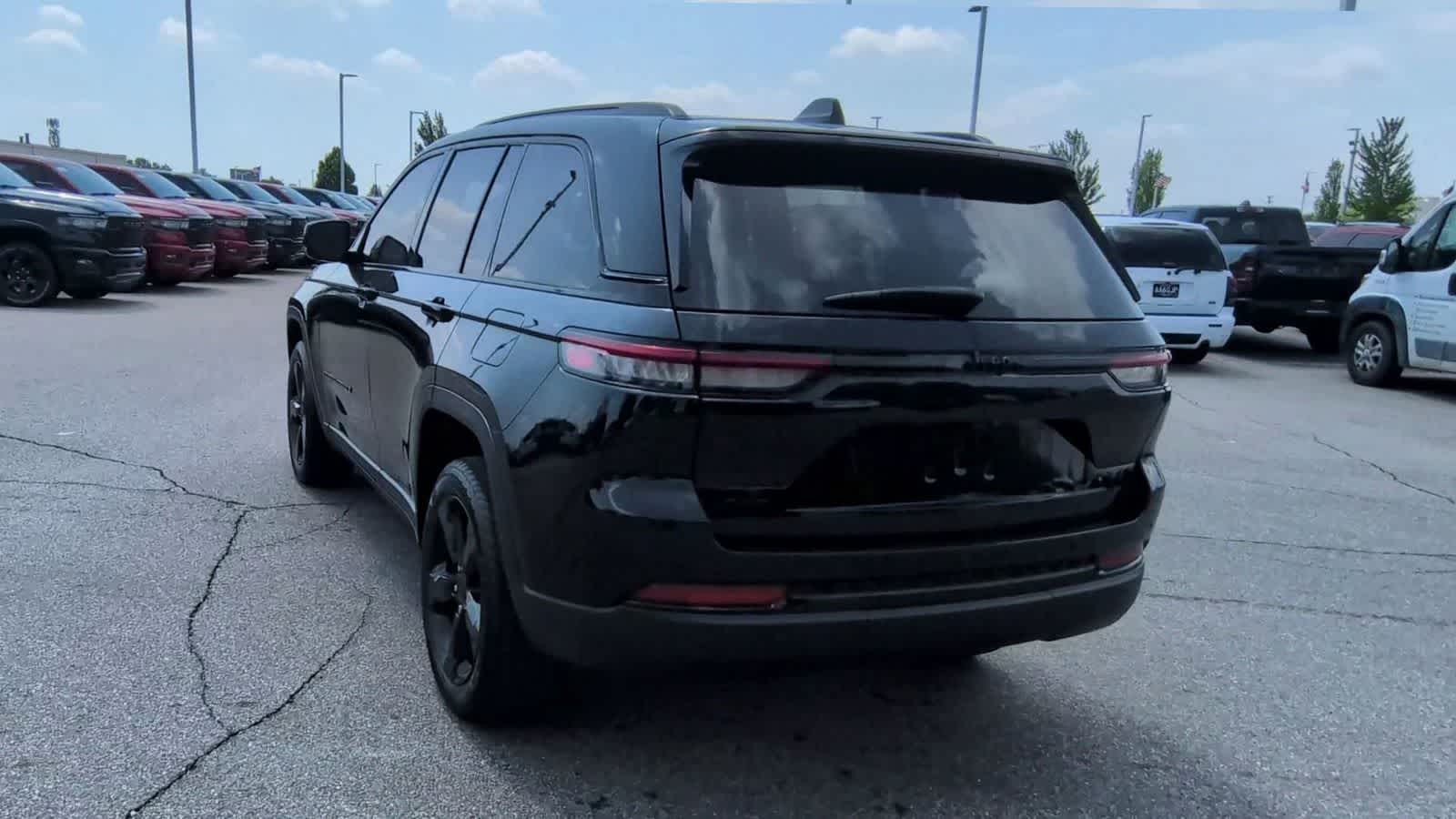 Thumbnail: 2023 Jeep Grand Cherokee - 7