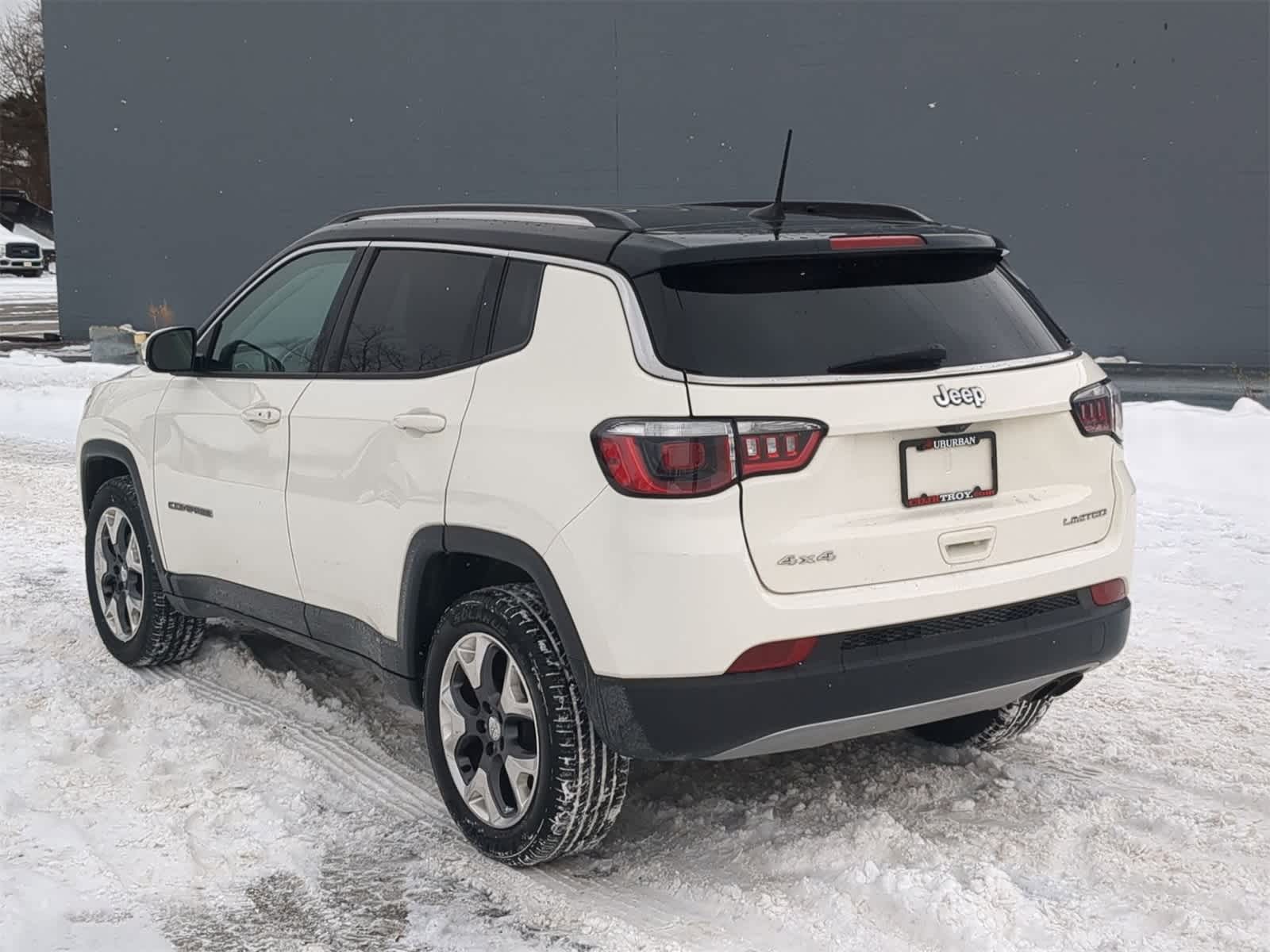 Thumbnail: 2020 Jeep Compass - 12