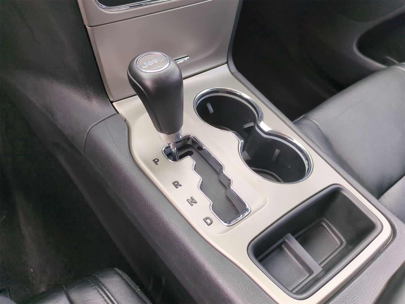 Thumbnail: 2011 Jeep Grand Cherokee - 27