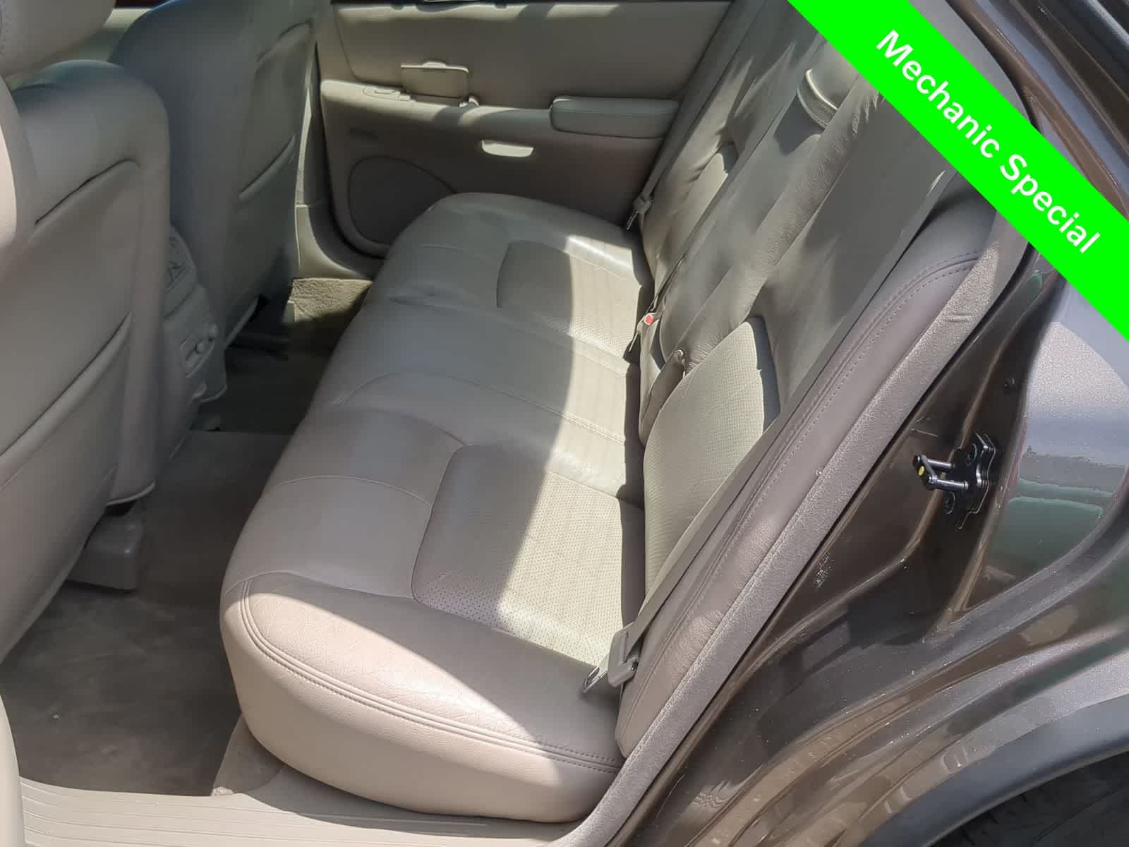 Thumbnail: 2000 Cadillac Seville - 11