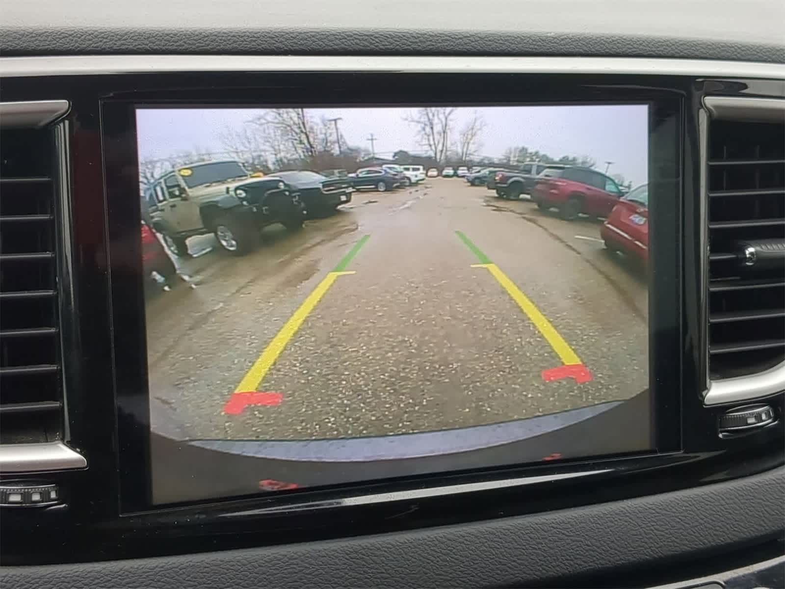 Thumbnail: 2023 Chrysler Pacifica - 28