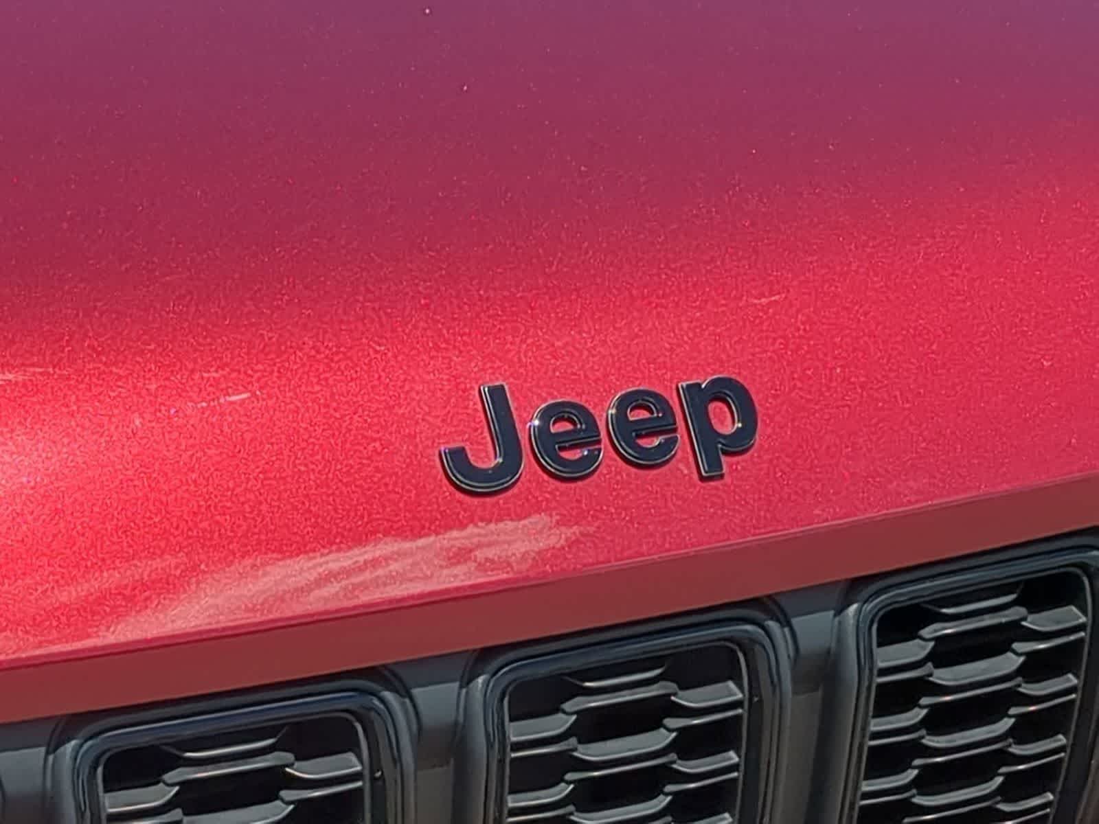 Thumbnail: 2023 Jeep Grand Cherokee - 12