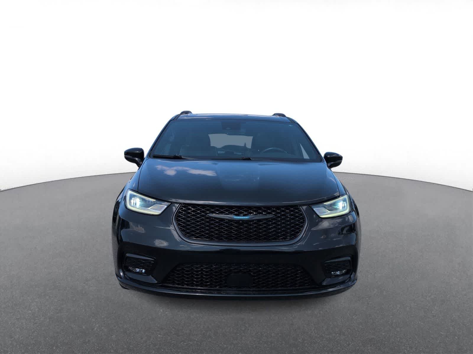 Thumbnail: 2021 Chrysler Pacifica - 3