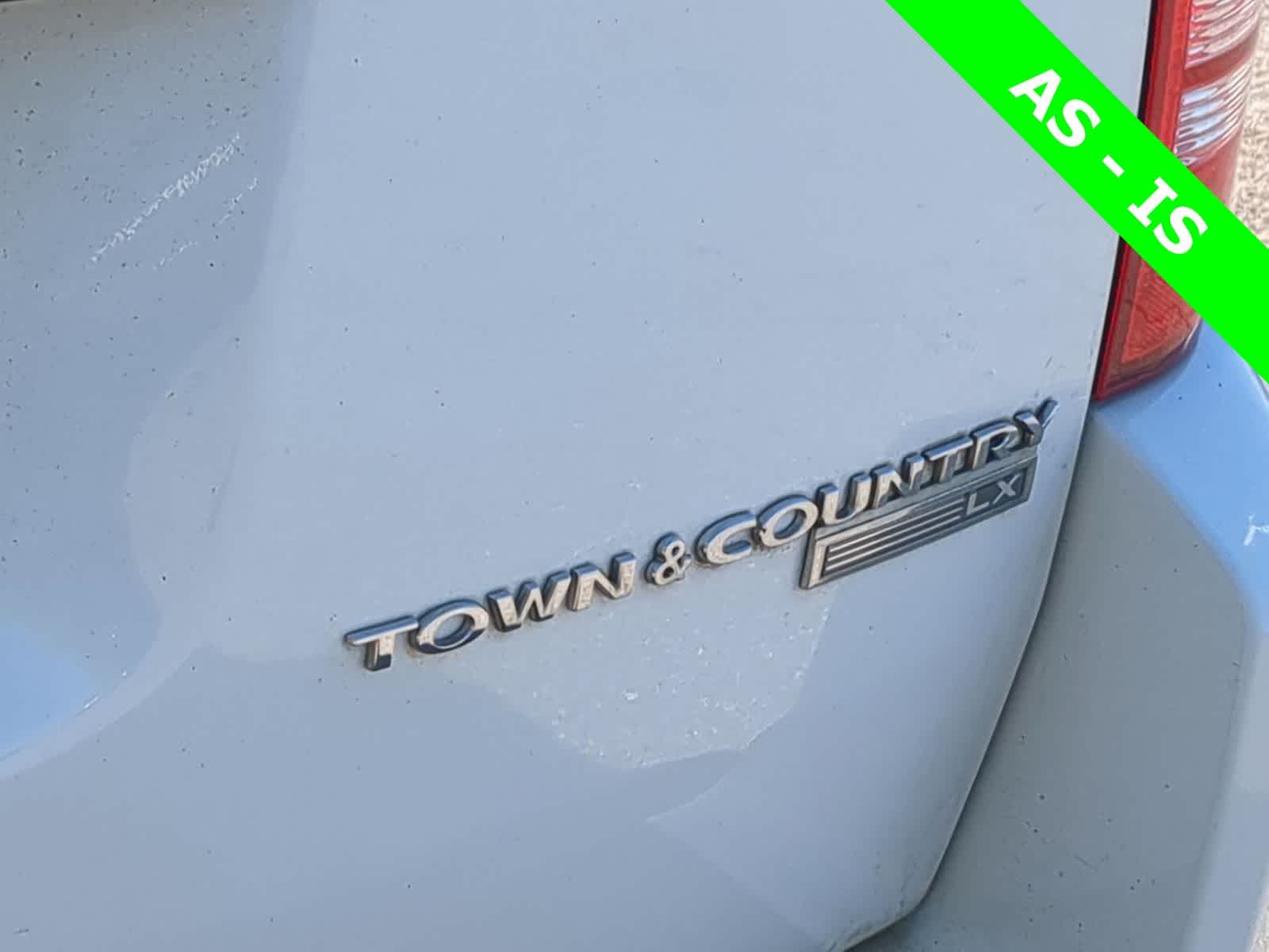 Thumbnail: 2010 Chrysler Town & Country - 13