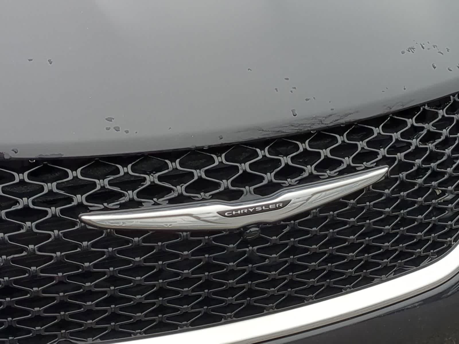 Thumbnail: 2023 Chrysler Pacifica - 12