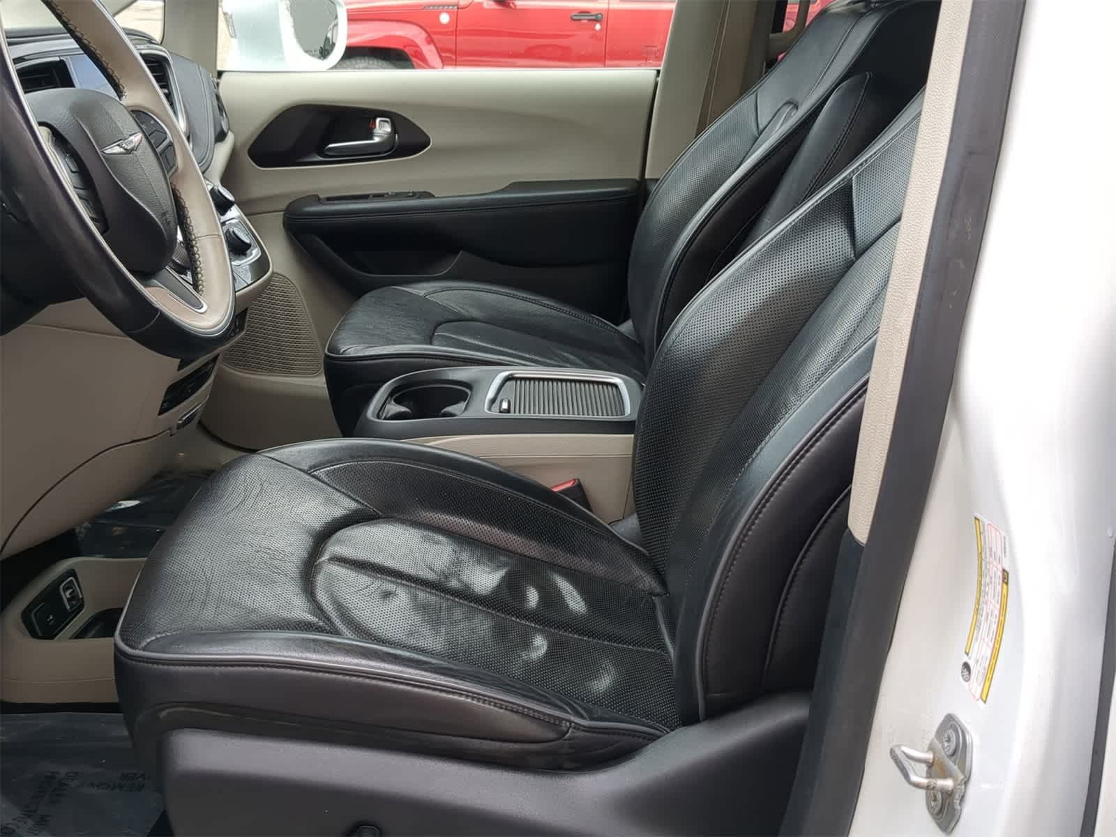 Thumbnail: 2020 Chrysler Pacifica - 23