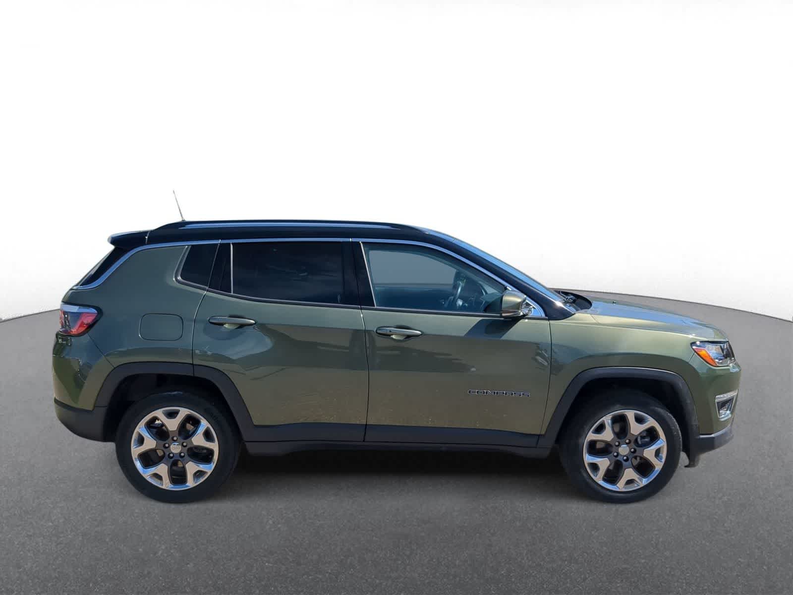Thumbnail: 2020 Jeep Compass - 9
